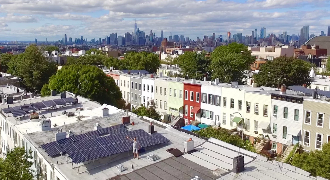 تغییر شیوه تولید و مصرف برق با استفاده از پنل خورشیدی در منطقه بروکلین نیویورک